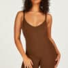 Hunkemöller Nahtlos betonender Bodysuit mit hohem Beinausschnitt Rot